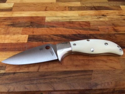 Hi, this is my last Mule. It´s a MT20 with White micarta, bolsters and pins in nickel and red liners
