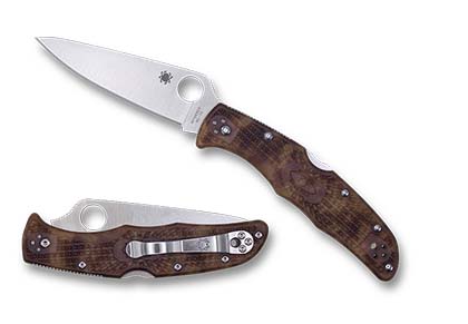 The Endura  4 FRN Zome Desert Camo Exclusive Knife shown opened and closed.