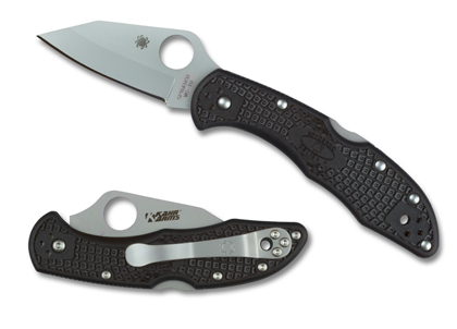 The KAHR ARMS Delica  4 Black Knife shown opened and closed.