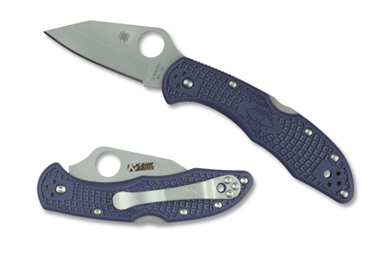 The KAHR ARMS Delica  4 Denim Knife shown opened and closed.