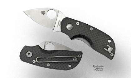 The Chicago  Carbon Fiber Knife shown opened and closed.