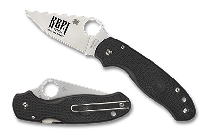 The Para  3 Lightweight PlainEdge  KBPI Edition Knife shown opened and closed.